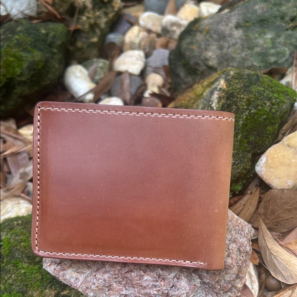 Genuine Men's Ashland Johnny the Fox Monogramed Tan Wallet - Picture 14 of 16
